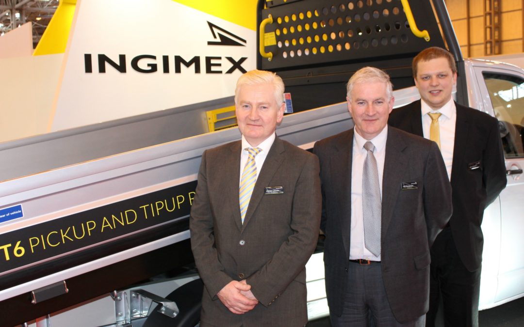 Jeremy Gallen, Justin Gallen and Gary Steinert with the new T6 Tipup